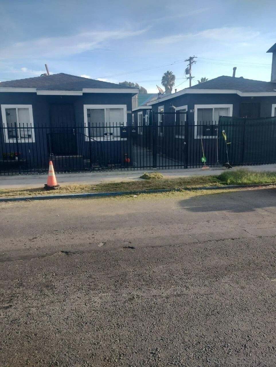 San Diego, California, United States 2 - 18584682