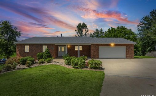 House in Edwardsville, Illinois, United States 1