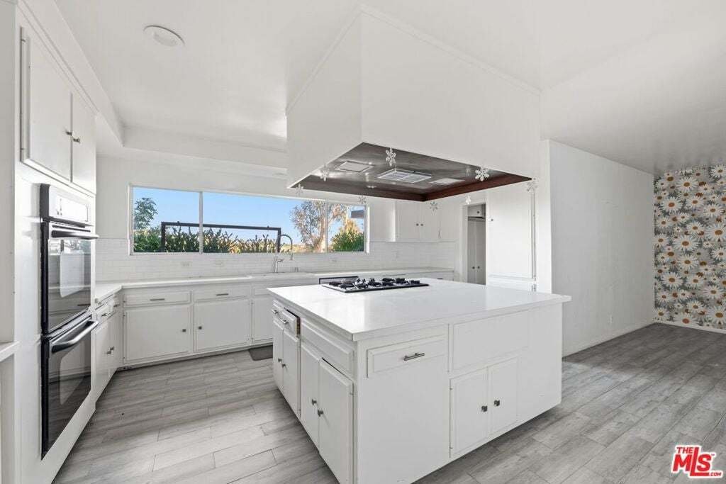 House in Los Angeles, California, United States 4 - 18584028