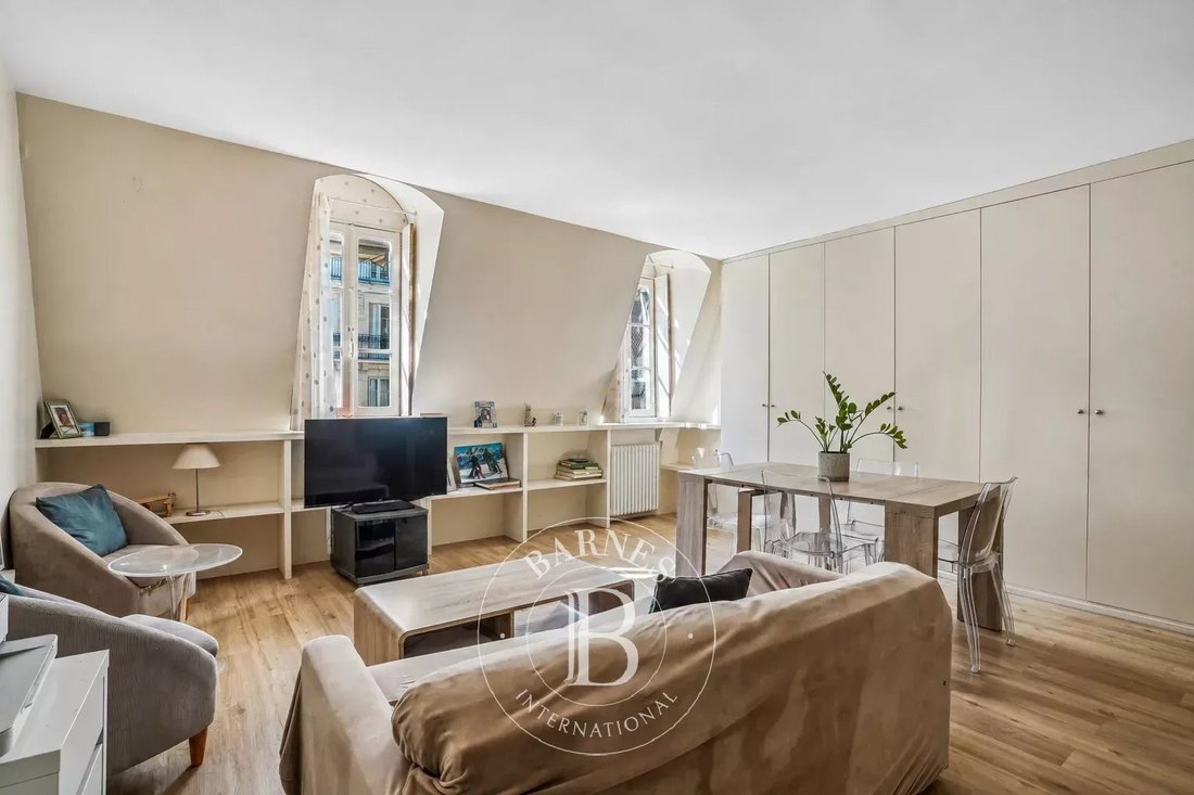 Apartment in Auteuil Nord, Paris 16e Arrondissement, Paris 2 - 18582483