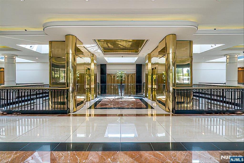 Condo in Cliffside Park, New Jersey, United States 4 - 18584733