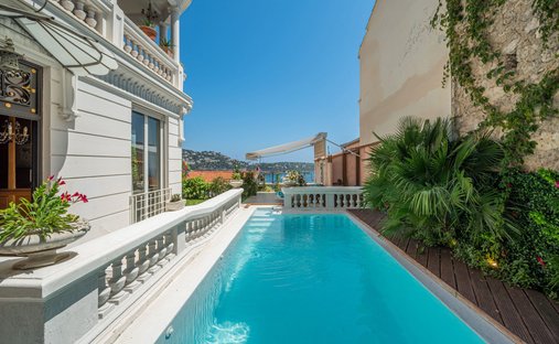Villa in Village-Cros de Caste-Coupiere-Mont Gros, Roquebrune-Cap-Martin, France 1