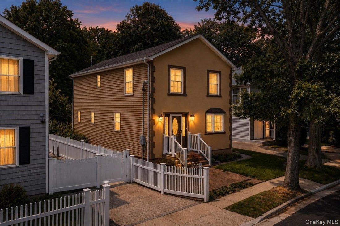 House in West Hempstead, New York, United States 1 - 18581447