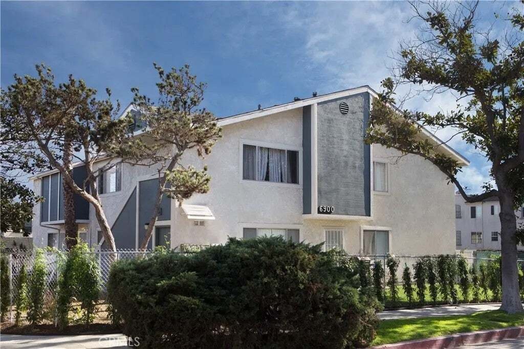 Los Angeles, California, United States 1 - 18584667