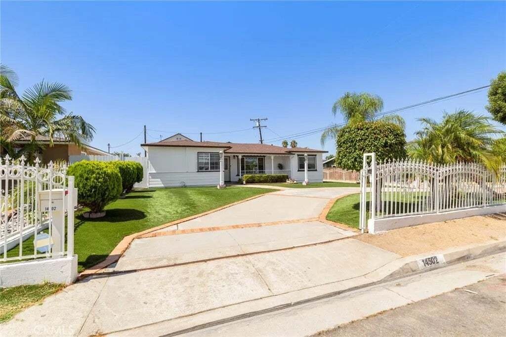 Whittier, California, United States 5 - 18584617