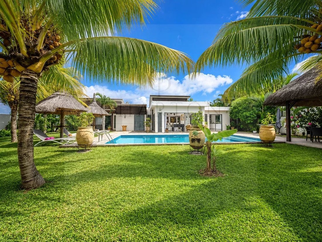 Villa in Grand Baie, Rivière du Rempart District, Mauritius 4 - 18582495
