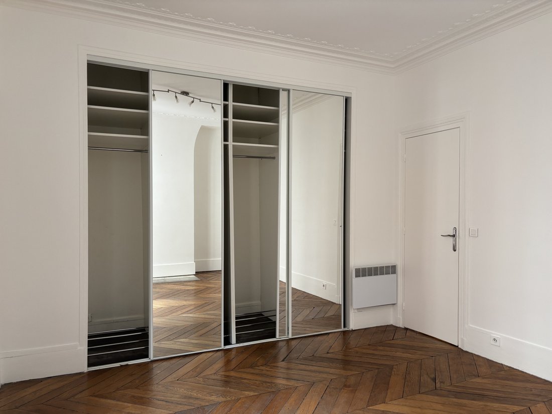 Apartment in Saint Philippe du Roule, Paris 8e Arrondissement, Paris 4 - 18584267