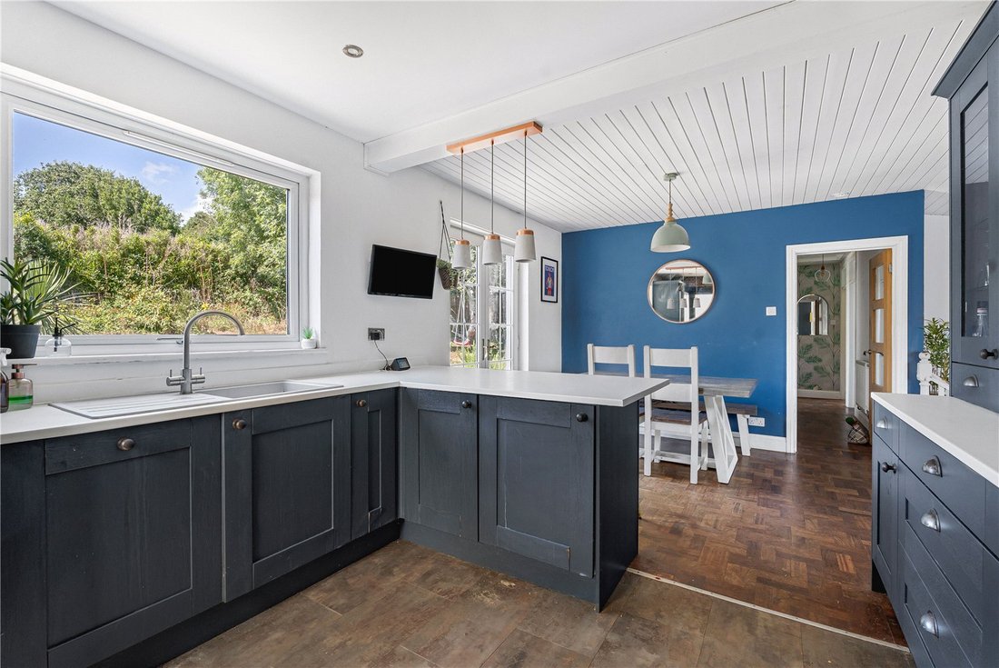 Bungalow in Truro, England 5 - 18580660