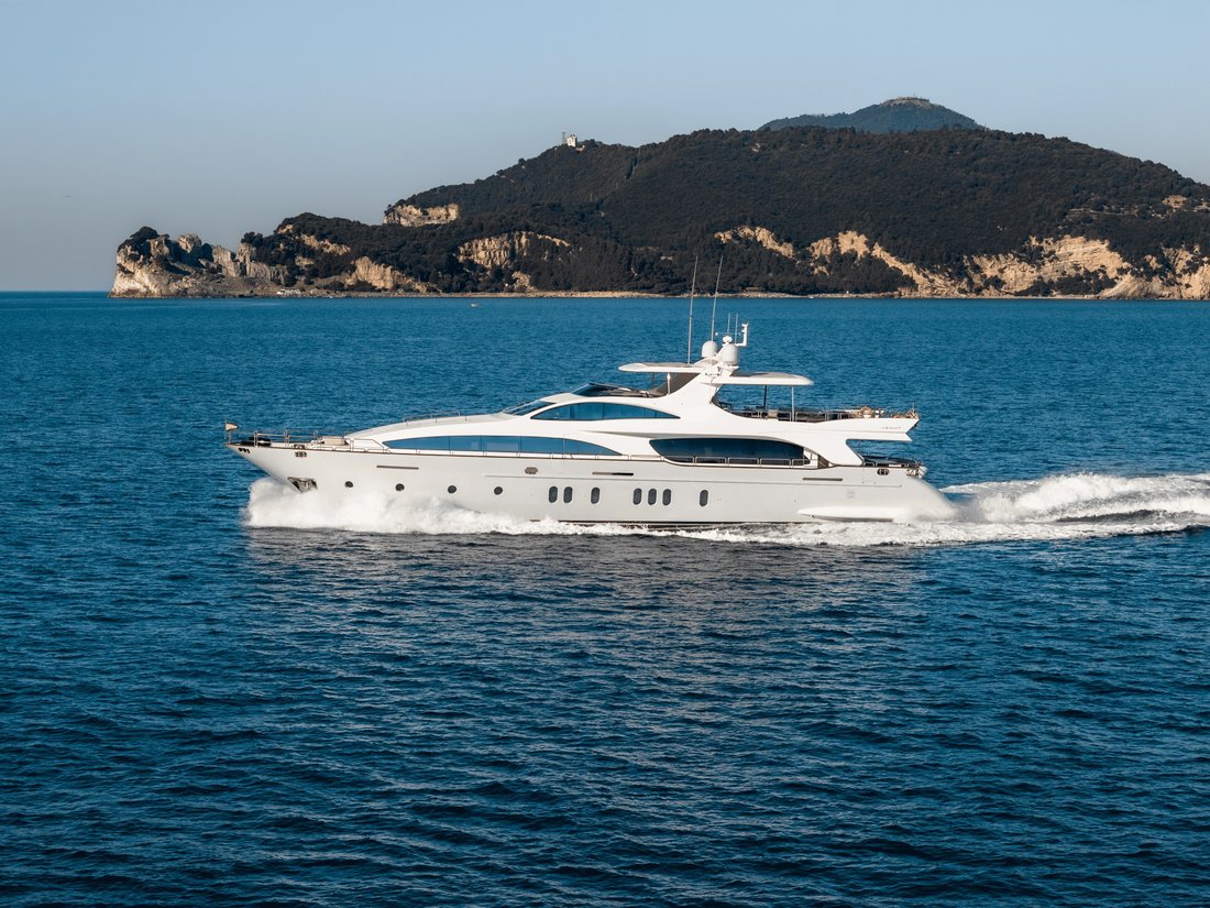 Motor Yacht in Spain 3 - 18582210