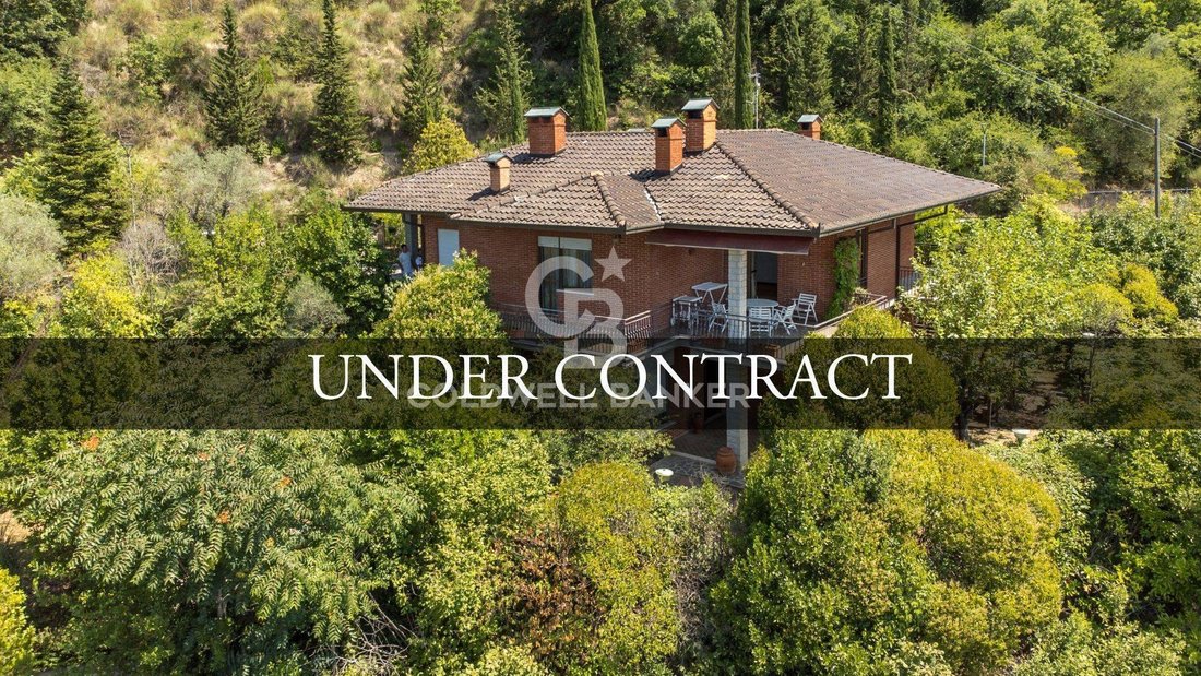 Villa in Gubbio, Umbria, Italy 1 - 16076036