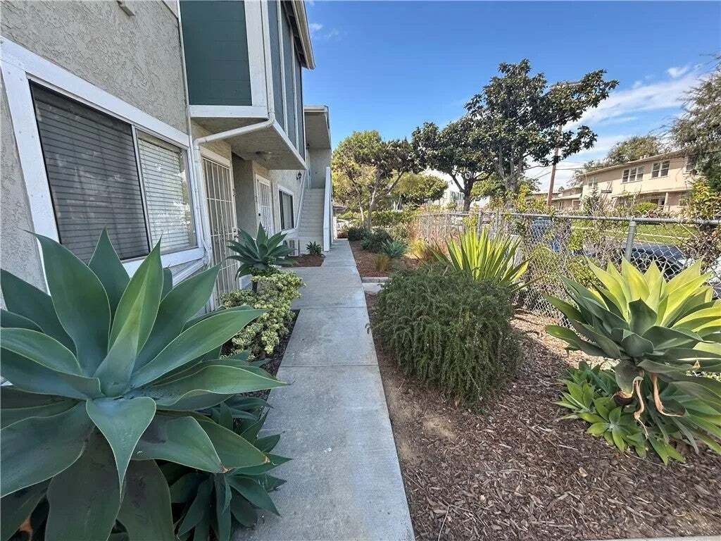Los Angeles, California, United States 2 - 18584667