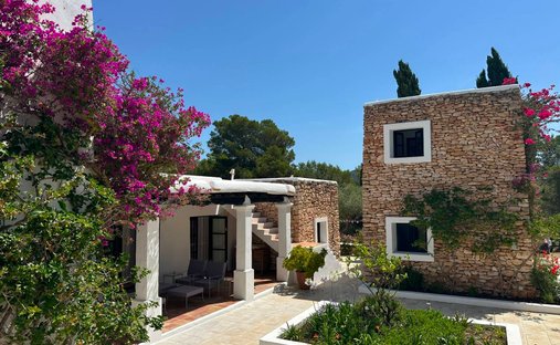 Finca in Santa Eularia des Riu, Balearic Islands, Spain 1