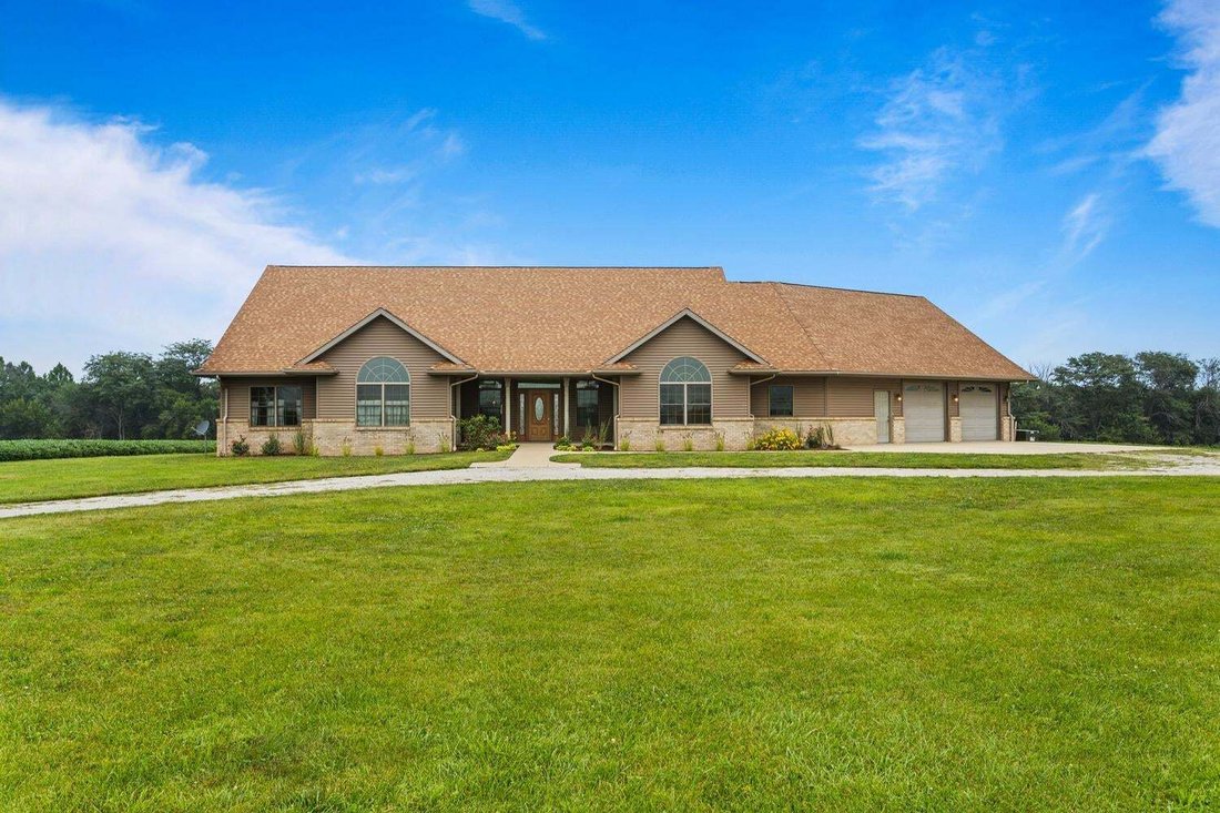 House in Tuscola, Illinois, United States 1 - 18584551