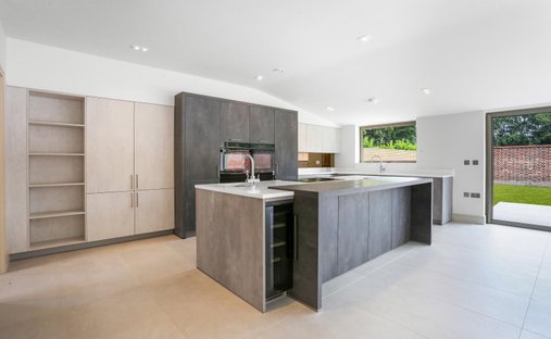 House in Sunninghill, England 1
