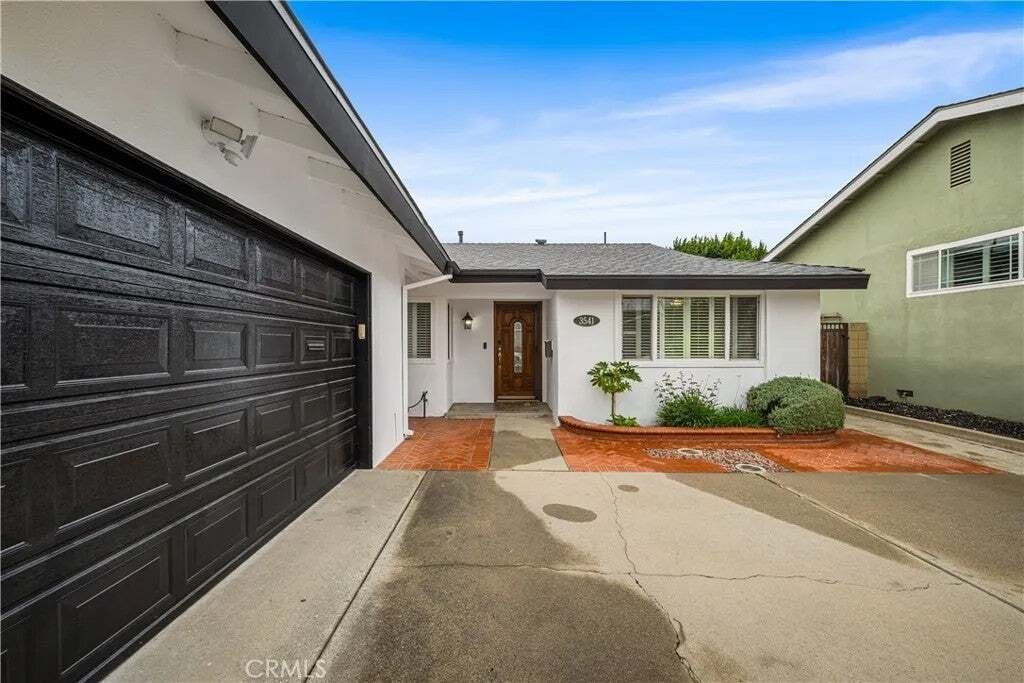 House in Signal Hill, California, United States 1 - 18386804