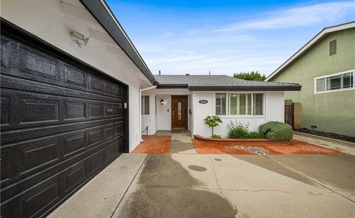 House in Signal Hill, California, United States 1