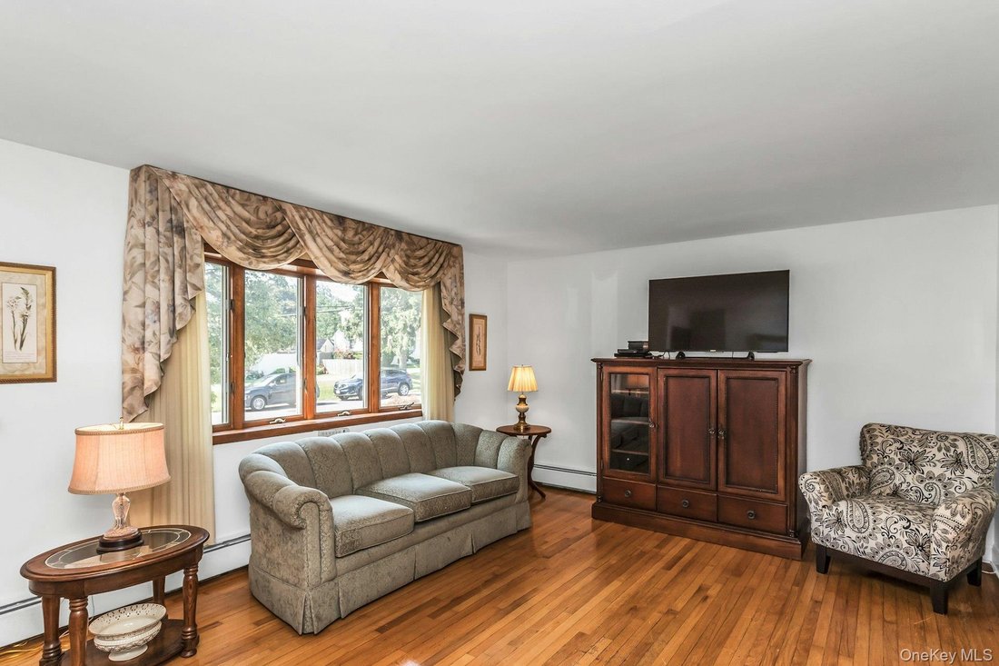 House in Lindenhurst, New York, United States 4 - 18585184