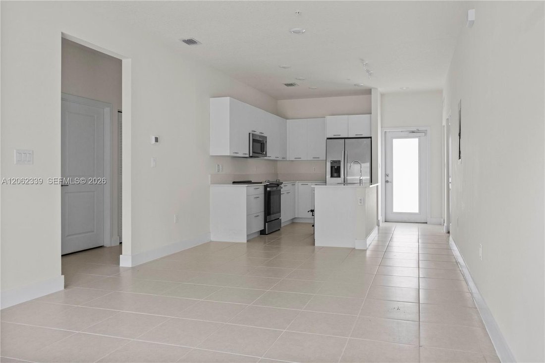 Condo in Miami Springs, Florida, United States 2 - 18585196