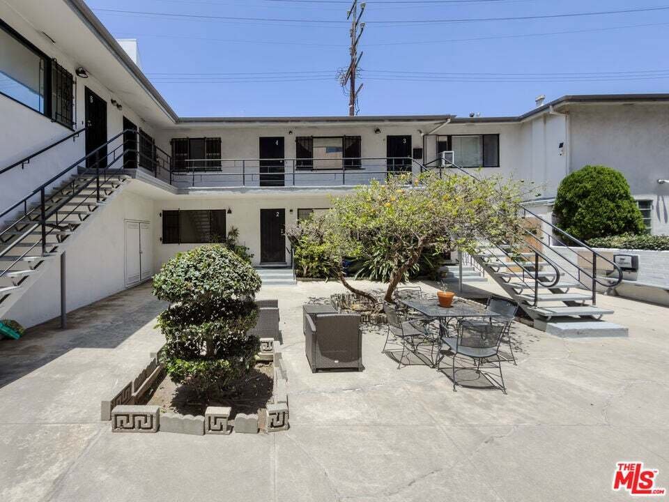 Los Angeles, California, United States 1 - 18584022