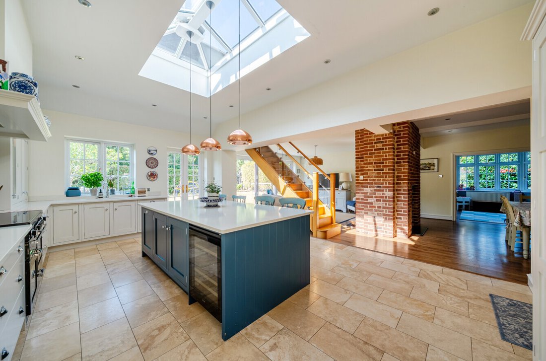 House in Mount Hermon, Woking, England 2 - 18583649