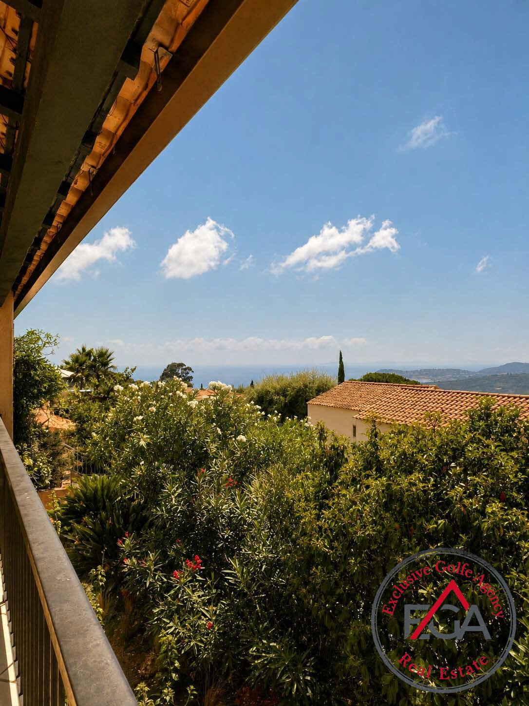 House in La Croix-Valmer, Provence-Alpes-Côte d'Azur, France 1 - 18586145