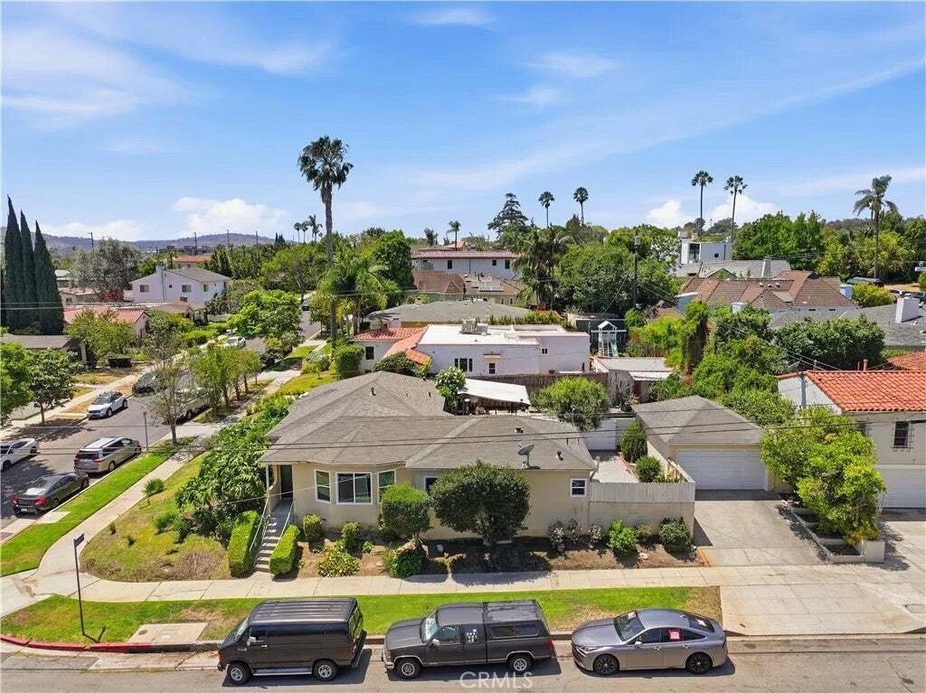 Los Angeles, California, United States 2 - 18584645