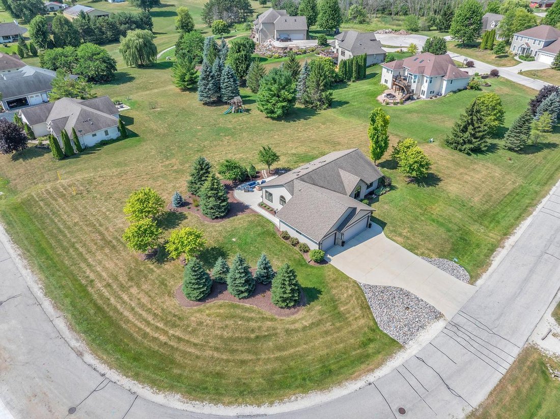 House in Sheboygan Falls, Wisconsin, United States 4 - 18581303