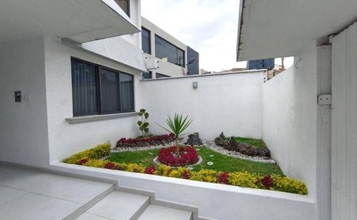 House in Rincón Verde, State of Mexico, Mexico 1