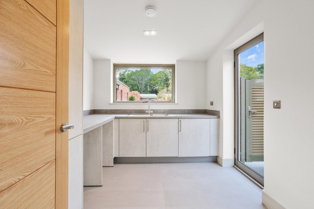 House in Sunninghill, England 5 - 17431689