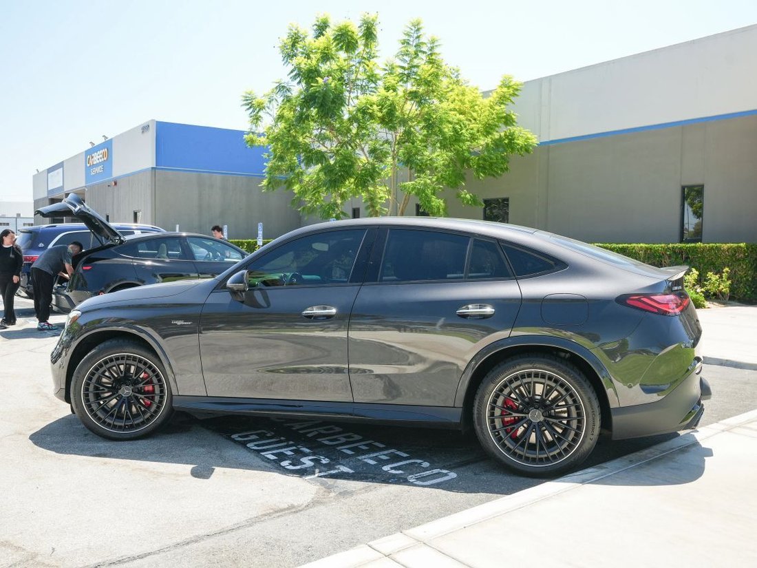 Suv in Costa Mesa, CA, United States 3 - 18544251