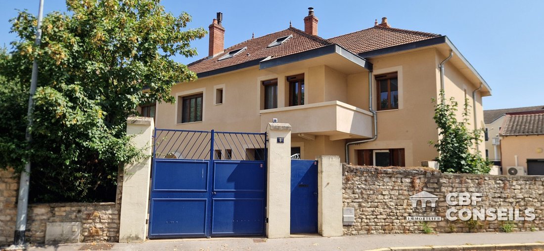 House in Chalon-sur-Saone, Bourgogne – Franche-Comté, France 1 - 18586127