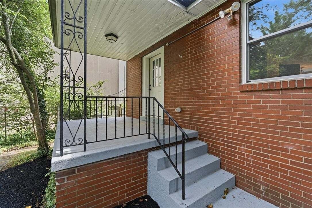 House in Pittsburgh, Pennsylvania, United States 5 - 18583309