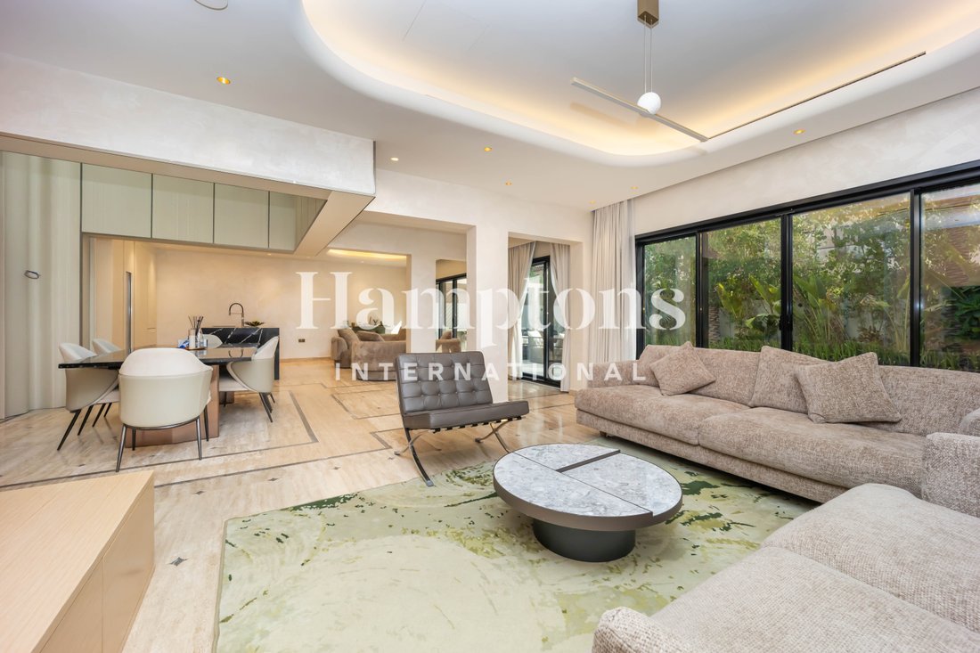 Villa in The Meadows, Dubai, United Arab Emirates 1 - 18143975