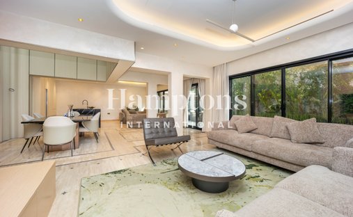 Villa in The Meadows, Dubai, United Arab Emirates 1