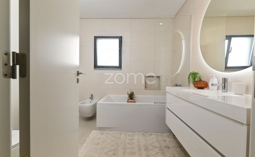Apartment in Oeiras e Sao Juliao da Barra, Paco de Arcos e Caxias, Lisbon, Portugal 1