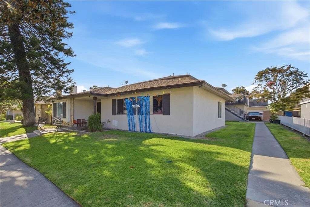 Orange, California, United States 1 - 18584621