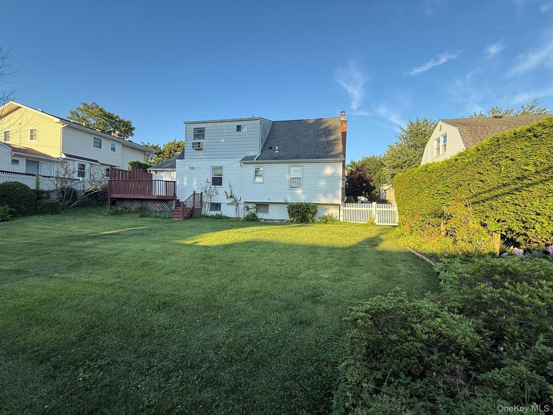 House in New Hyde Park, New York, United States 2 - 18583845
