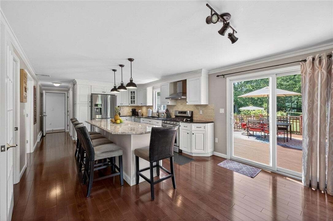 House in Somerset, Massachusetts, United States 4 - 18581054