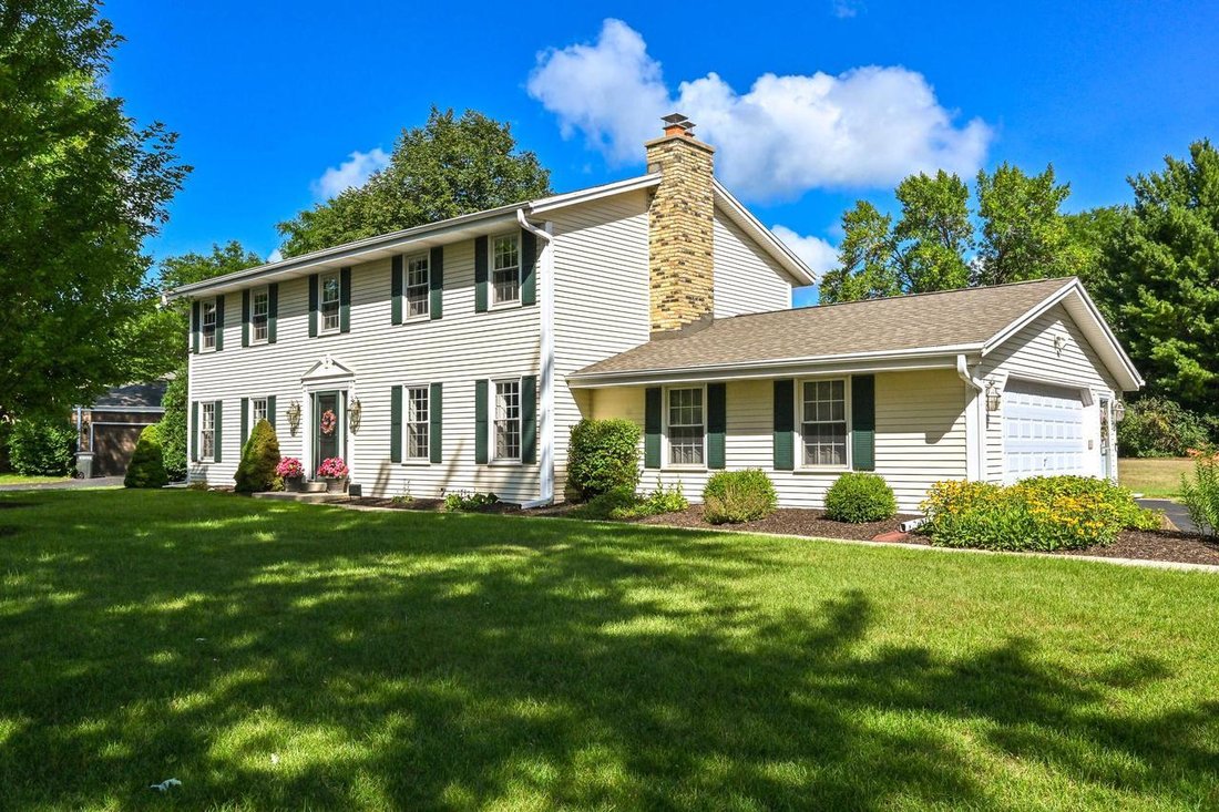 House in Brookfield, Wisconsin, United States 1 - 18584008