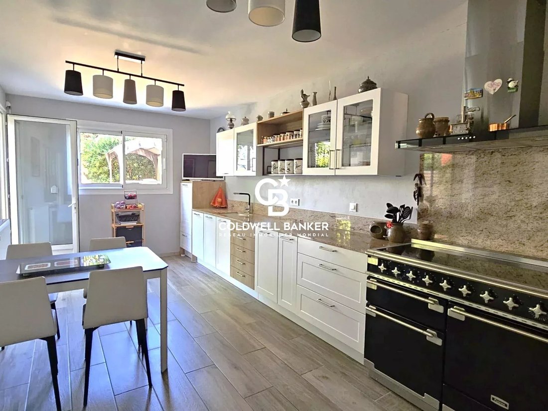 Townhouse in Centre, Saintes, France 3 - 18582342