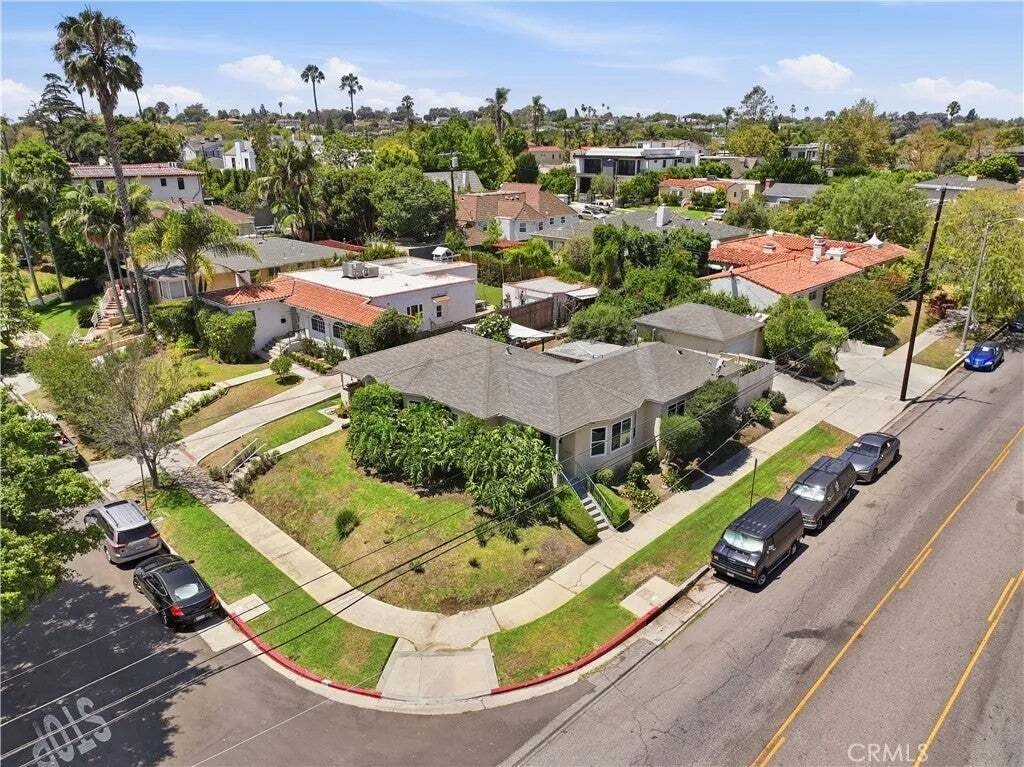 Los Angeles, California, United States 1 - 18584645