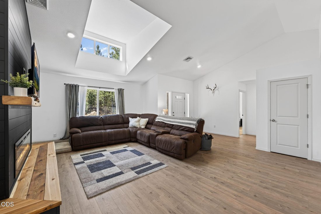 House in La Pine, Oregon, United States 5 - 18580523
