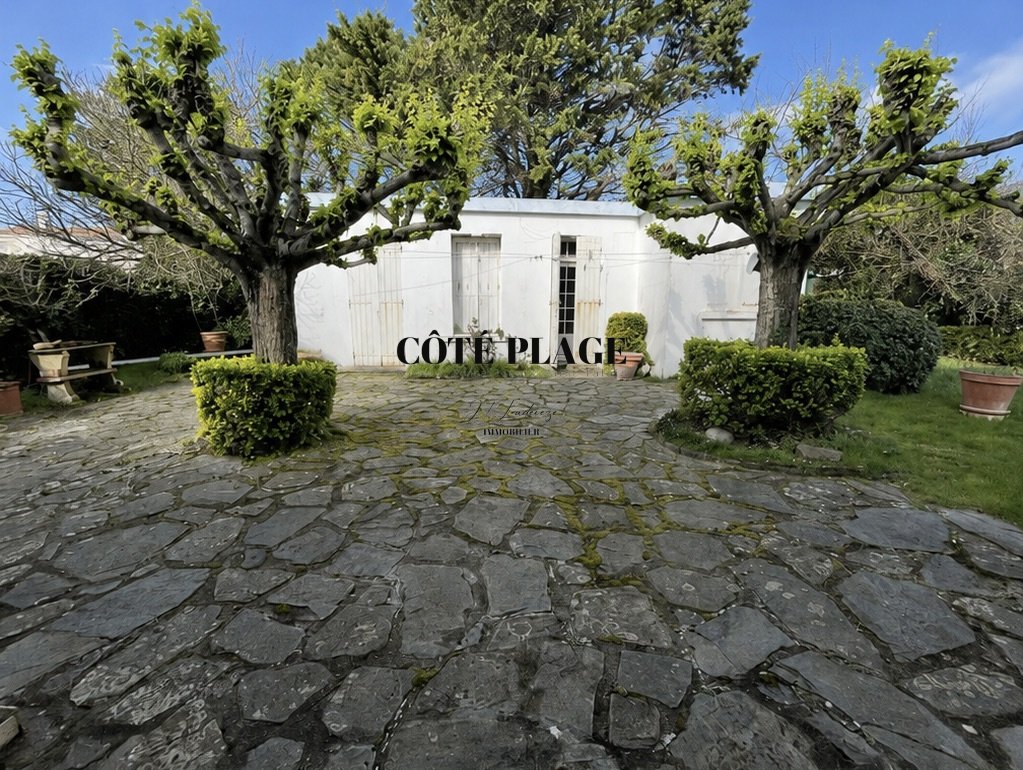 House in Vaux-sur-Mer, Nouvelle-Aquitaine, France 4 - 18574689