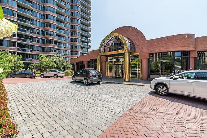 Condo in Carlstadt, New Jersey, United States 3 - 18584764