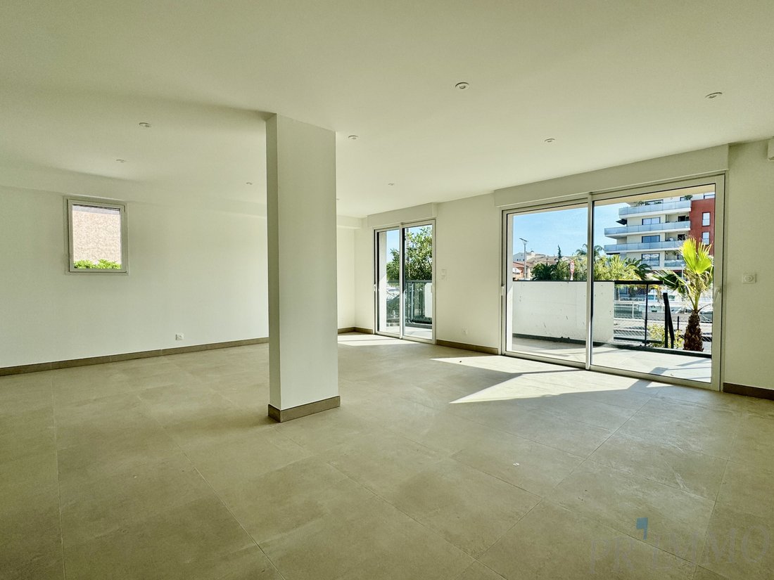 Apartment in Exterieurs, Frejus, France 1 - 18585201