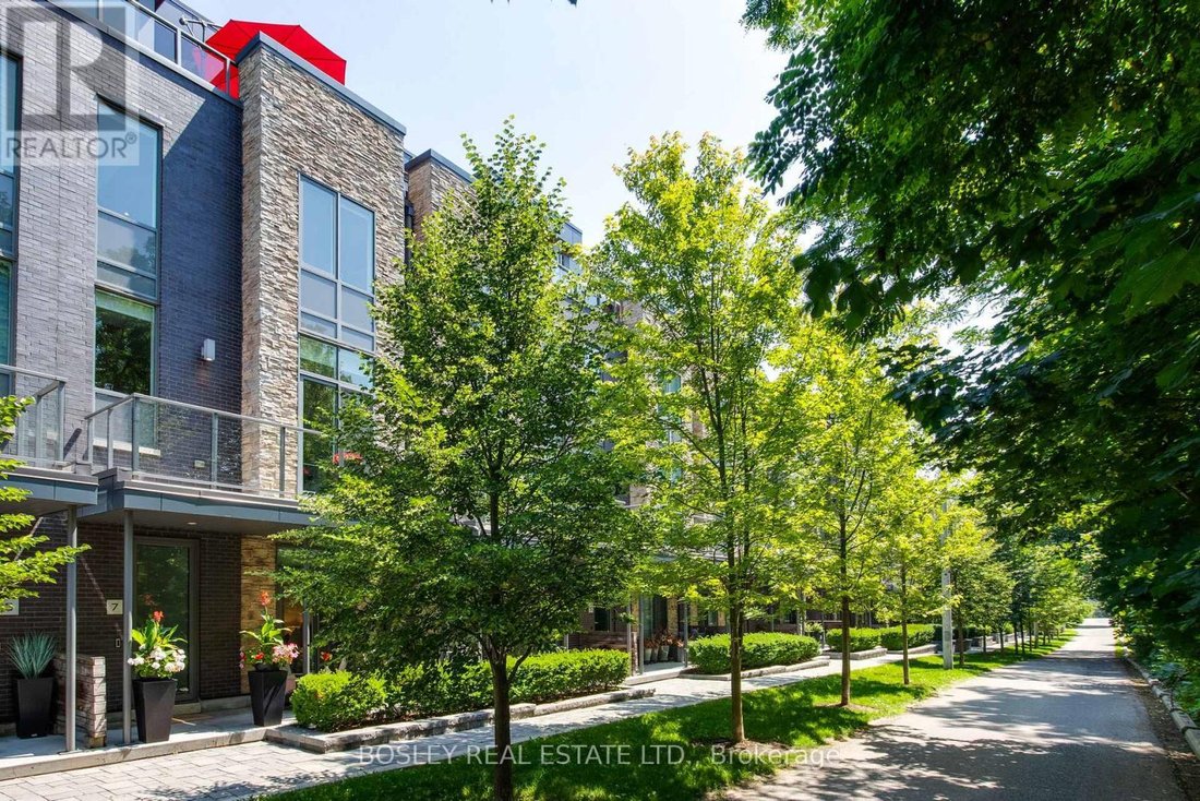 Townhouse in Mississauga, Ontario, Canada 2 - 18554051