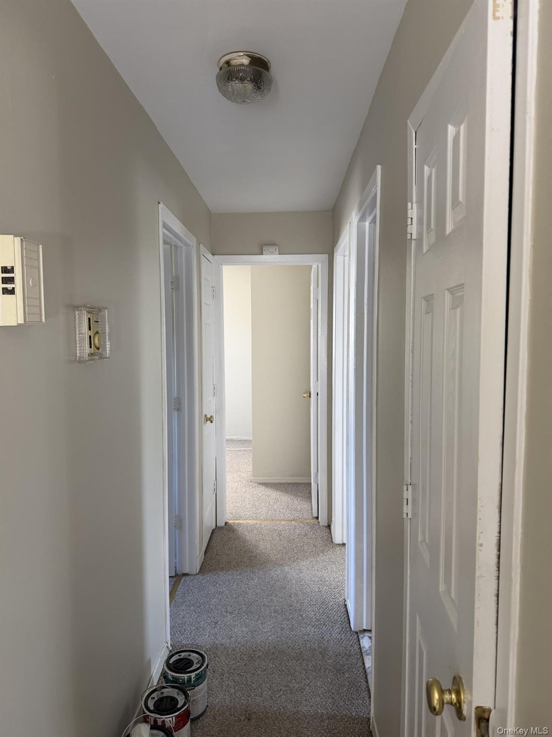 West Babylon, New York, United States 4 - 18585159