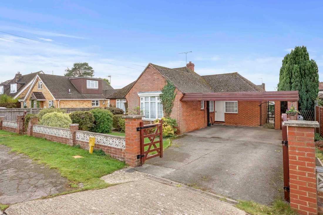 Bungalow in Seer Green, England 1 - 18581069
