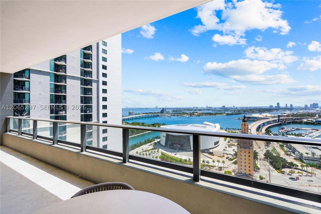 Condo in Miami, Florida, United States 4 - 18584435