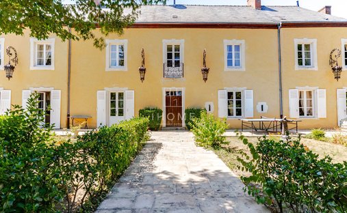 Villa in Parigné-le-Pôlin, Pays de la Loire, France 1